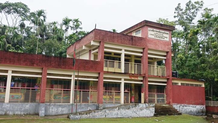 পিরোজপুরে ৫০০ প্রাথমিক বিদ্যালয়ে নেই প্রধান শিক্ষক