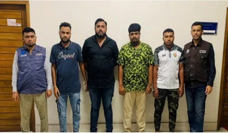অনলাইন জুয়া পরিচালনা ও অর্থপাচারের অভিযোগে গ্রেপ্তার ৪
