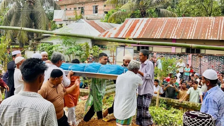 চিরনিদ্রায় শায়িত অপ্রতিম